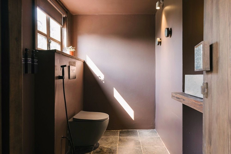 Bathroom 2, TOKI Retreat Van Long, Gia Viễn
