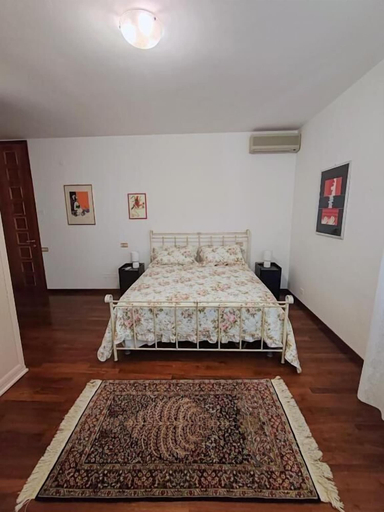 Room 2, Villa Andreina, Fermo