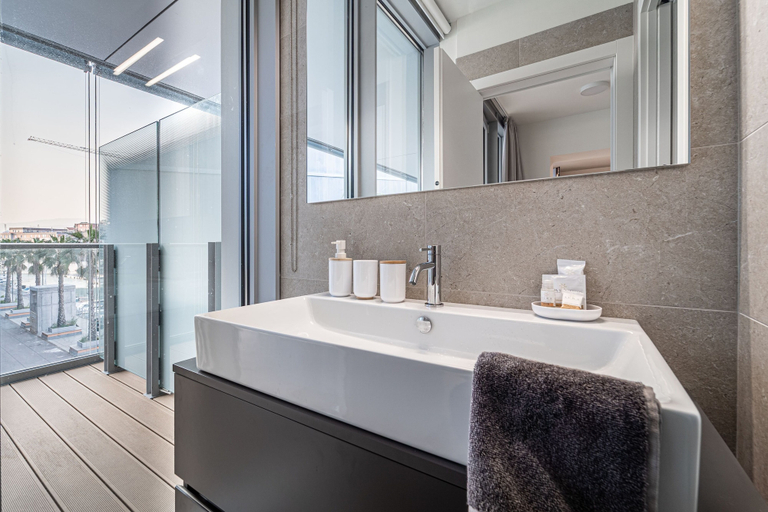 Bathroom 5, Modern Waterfront Studio Balcony&Parking, Genova
