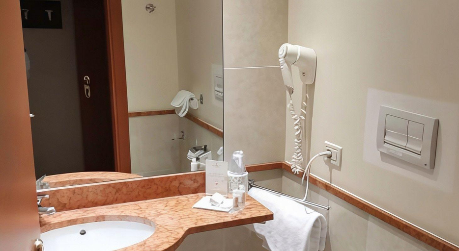 Bathroom 4, Charme, Prato