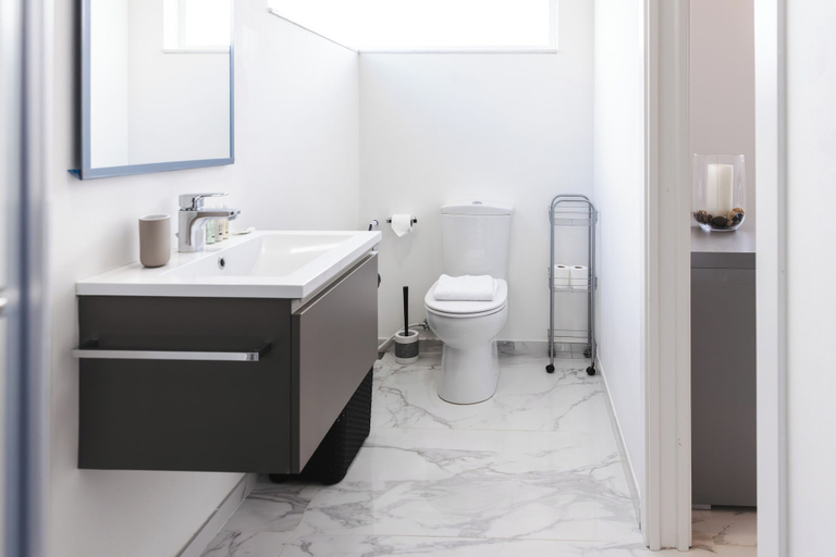 Bathroom 2, Villa Ixoria, St Julian's