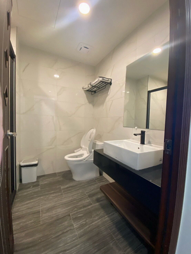 Bathroom 2, L.L Hotel, Pingtung