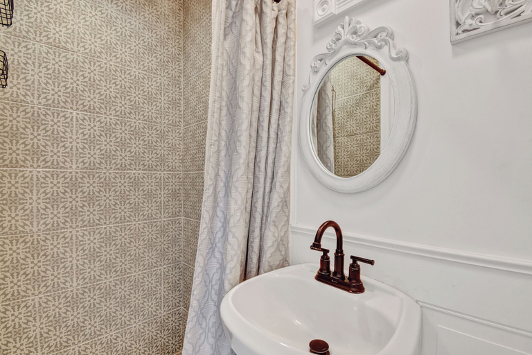 Bathroom 2, Walk to Downtown Near Beaches Cozy Historic Retreat, Saint Johns