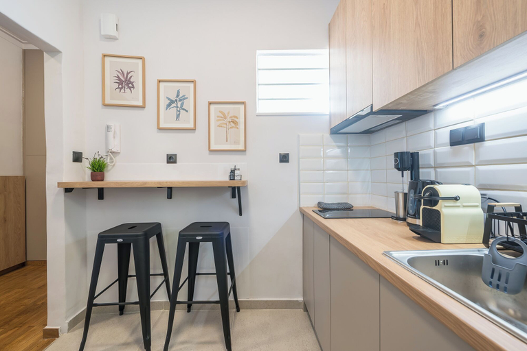 Private kitchen 3, Prime City Stay by Cloudkeys, Attica