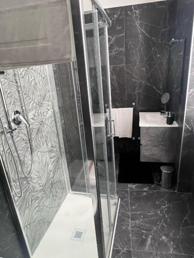 Bathroom 2, Dogana Rooms, Napoli