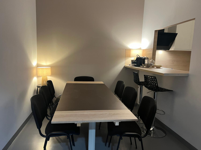 Others 5, Loft 250m2 avec ecran led geant de 10m2, Bouches-du-Rhône