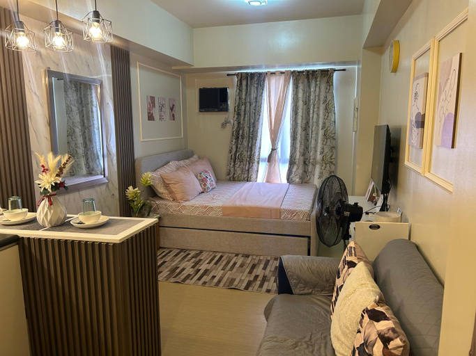 Others 5, Avida Tower 4 L21 staycation rm1104, Iloilo City
