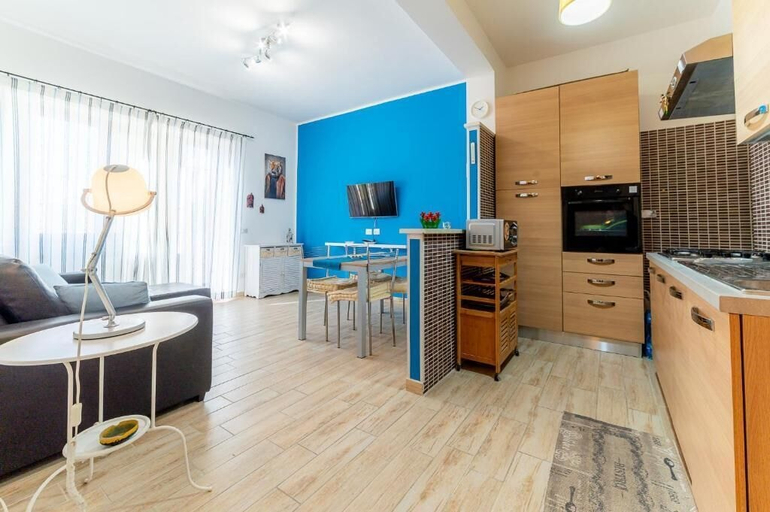 Living area 3, Sea View Flat - close to the Beach, Roma