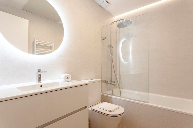 Bathroom 4, Spectacular Apartment in Santa Cruz . Aire I, Sevilla