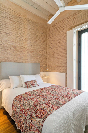 Room 2, Duplex With Terrace in Sta Cruz. Santa Teresa Viii, Sevilla