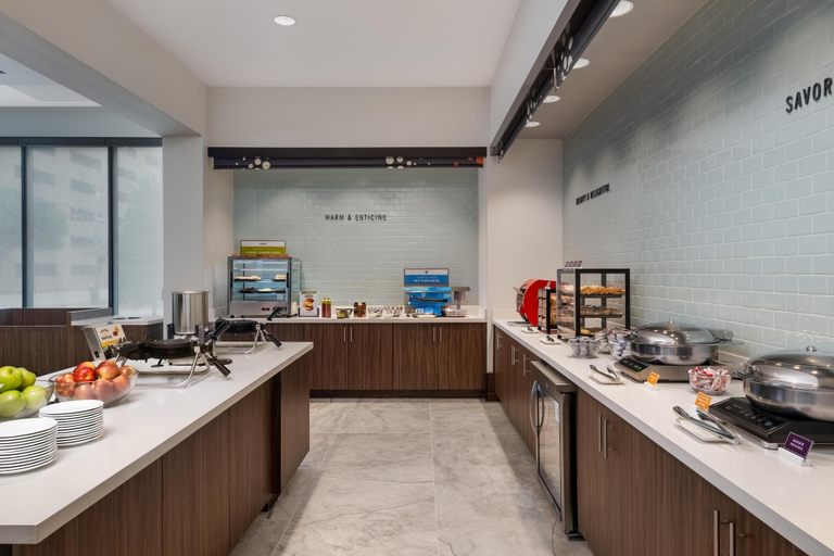 Food & Drinks 5, Home2 Suites by Hilton Houston Downtown Convention Center, Houston