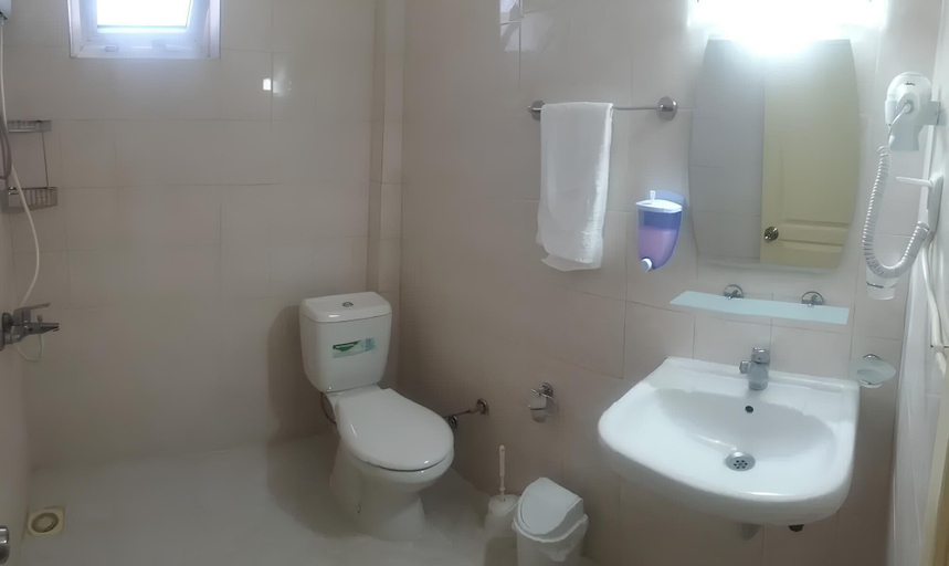 Bathroom 3, Gökmen Apartments, Marmaris