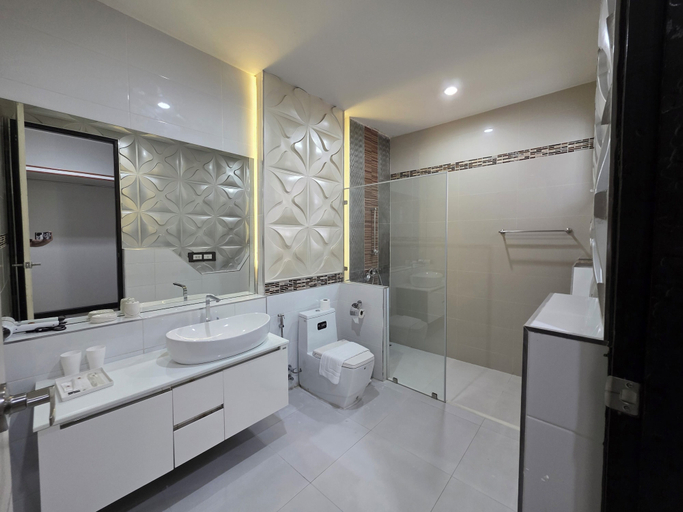Bathroom 2, O-Haus Chiangmai Airbnb Host, Hang Dong