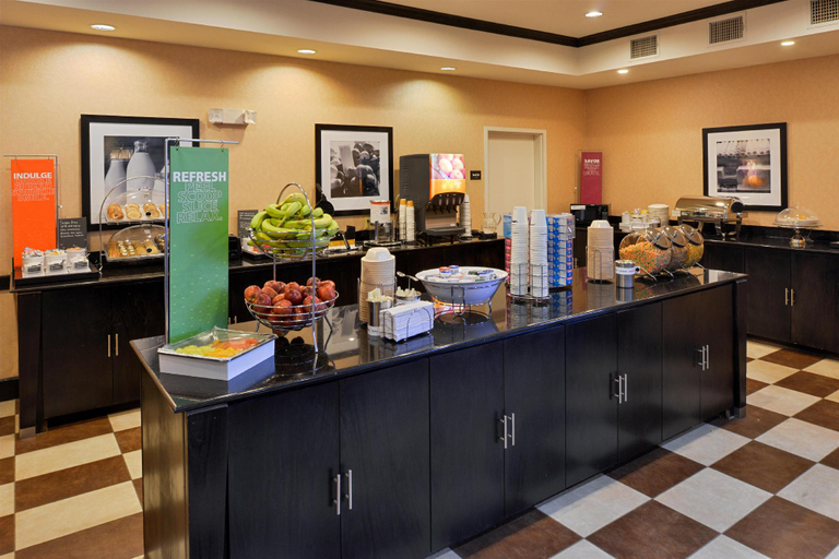 Food & Drinks 4, Hampton Inn Pecos, Reeves