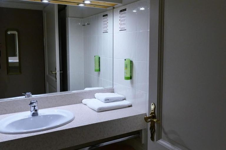 Bathroom 4, Au Relais de l'Ill, Bas-Rhin