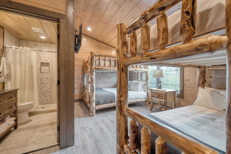 Bedroom 3, Wanderer by Avantstay Sleeps 34, A+ Custom Smokies Cabin, Sevier