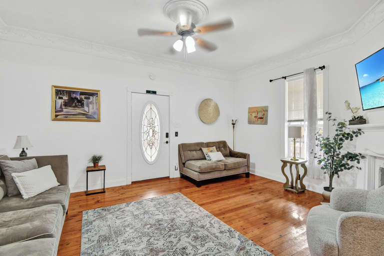 Living area 4, Walk to Downtown Near Beaches Cozy Historic Retreat, Saint Johns