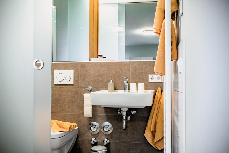 Bathroom 3, Boutique-Hotel Con4rent, Esslingen