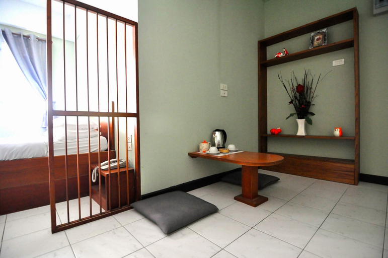 Others 3, The Living Room Serviced Apartment, Din Dang
