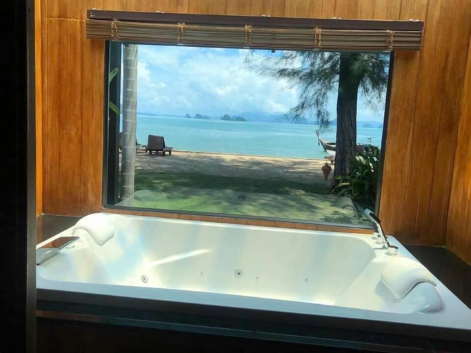Bathroom 3, Thiw Son Beach Resort, Ko Yao District