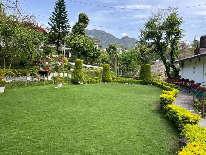 Property grounds, Home in the Hills Resort & Restaurant, Dehradun