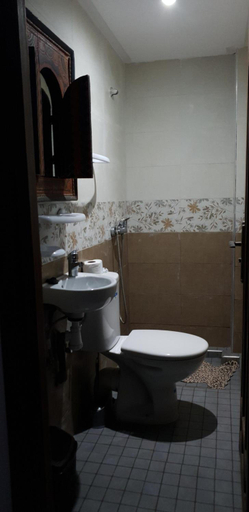 Bathroom 2, Riad Nouhal, Marrakech