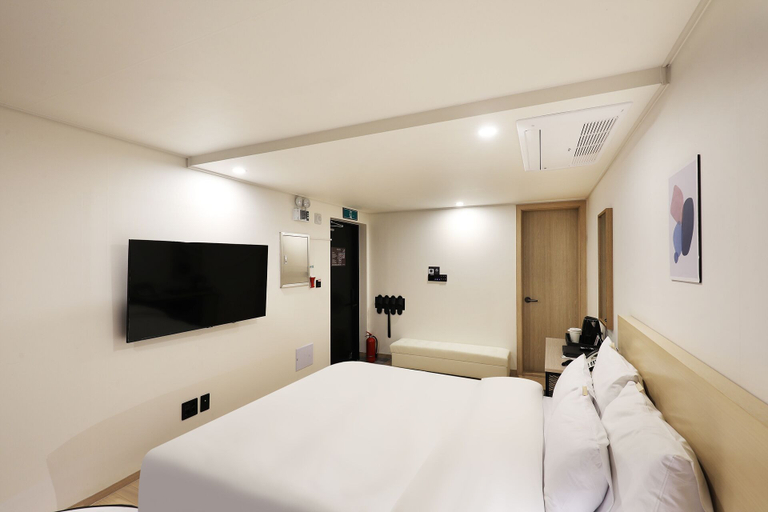 Room 2, J-Bay Tourist Hotel, Gangbuk