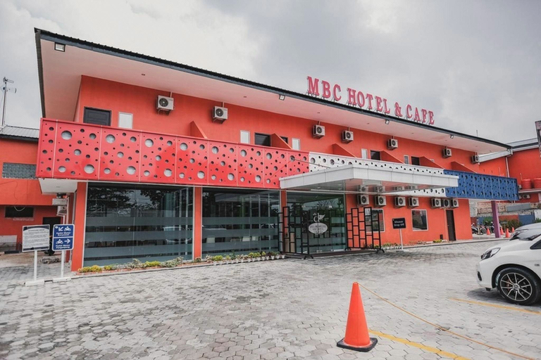 Exterior & Views 5, RedDoorz Premium @ Dna Fun Zone Pekanbaru, Pekanbaru
