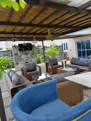 Terrace/patio 5, Stallion Luxury Suites, Karu