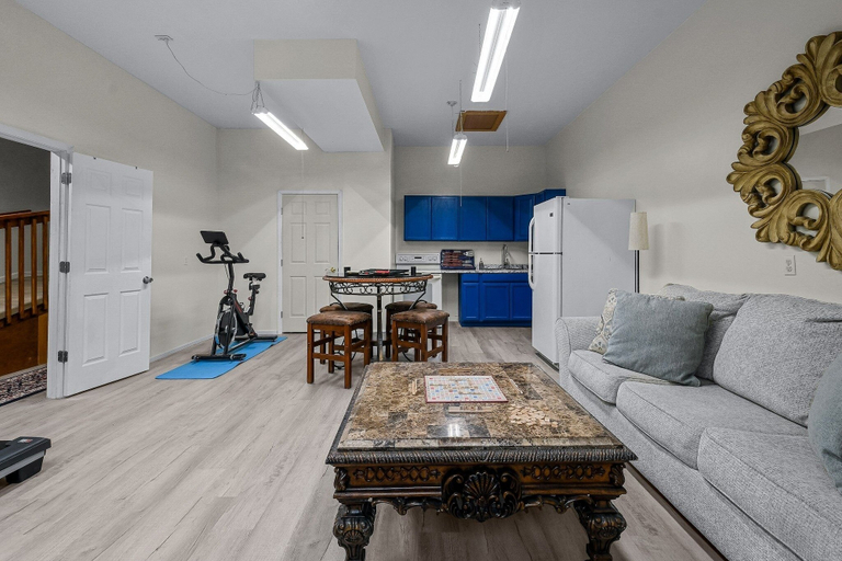 Living area 5, Douglas Meets Dolly 3 Bedroom Home, Sevier