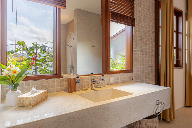 Bathroom 3, Villa Jepun, Badung