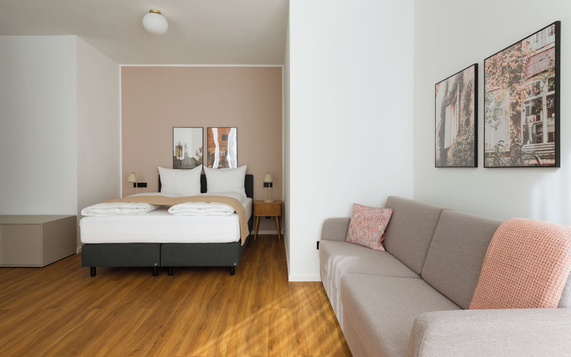 Room 4, Limehome Leverkusen Wiesdorfer Platz, Leverkusen
