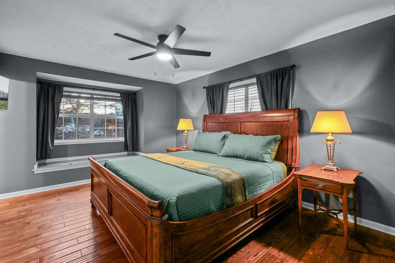 Room 3, Douglas Meets Dolly 3 Bedroom Home, Sevier