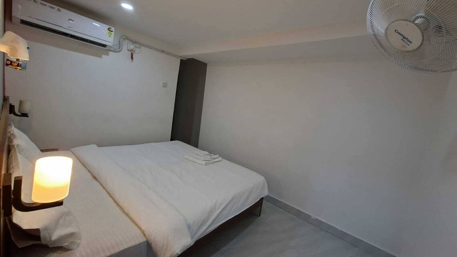 Room 5, Urban Stay Home, Pune