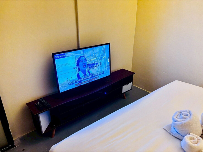 Room 5, Sukhum Charoen Krung Tak-Sin guest house, Khlong San