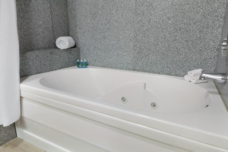 Bathroom 4, Comfort Suites Boise West Meridian, Ada