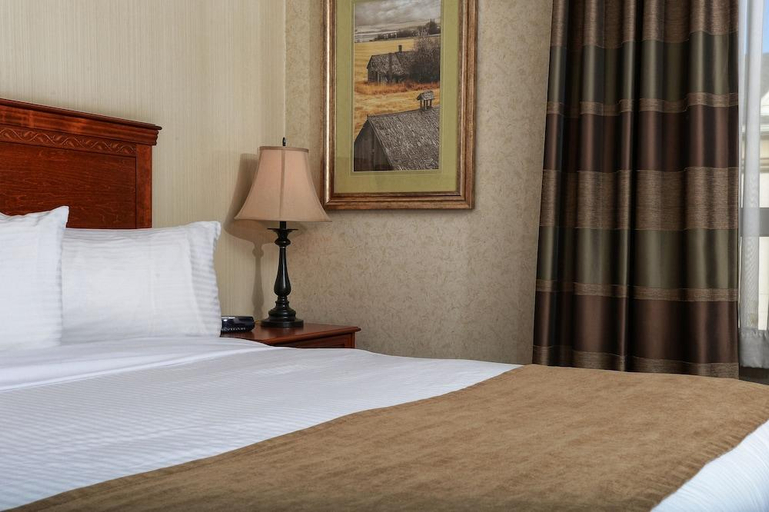 Bedroom 3, Quality Inn & Suites Grand Prairie, Division No. 19