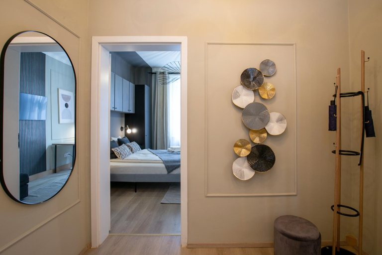 Bedroom 3, Quiet Apartment 6 min Walk to Metro - 4 Stops to Opera, Wien