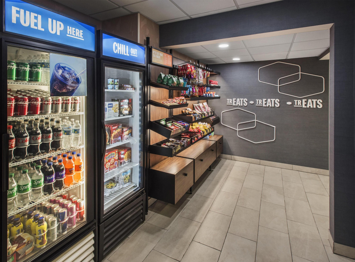 Food & Drinks 5, Hampton Inn & Suites Greenfield, Franklin