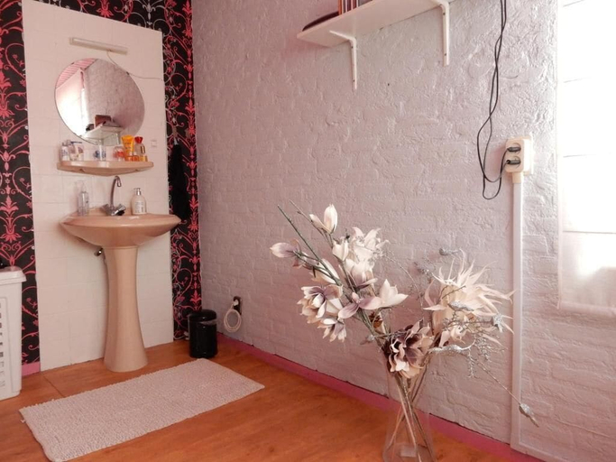 Bathroom, B & B Acacia, Goirle