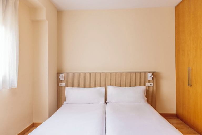 Bedroom 4, Villarroel Apartments Barcelona, Barcelona