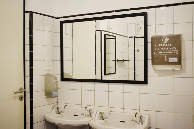 Bathroom 4, LOPEZ Hostel & Suites, Distrito Federal