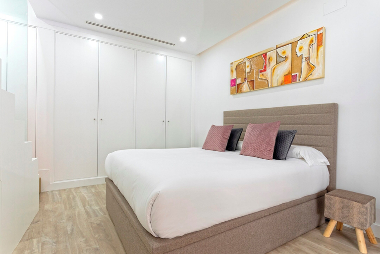 Room 3, Marvelous 2-bedroom Apartment With Terrace in Triana. Castilla II, Sevilla
