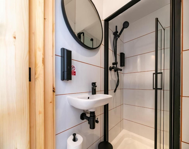 Bathroom 3, EasyHotel Paddington, London