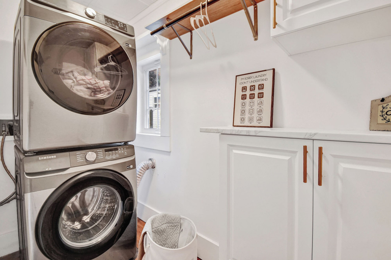 Laundry, Walk to Downtown Near Beaches Cozy Historic Retreat, Saint Johns