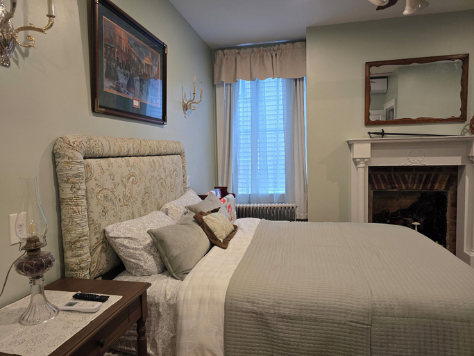 Room 3, Langdon Hill House, Adams