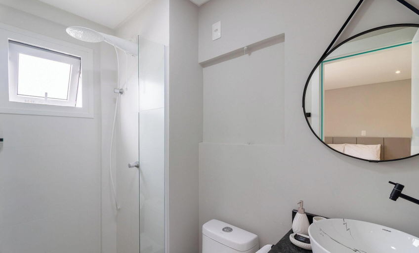 Bathroom, Your Exclusive Stay in Blumenau, 350m From Vila Germanica - Ocns, Blumenau