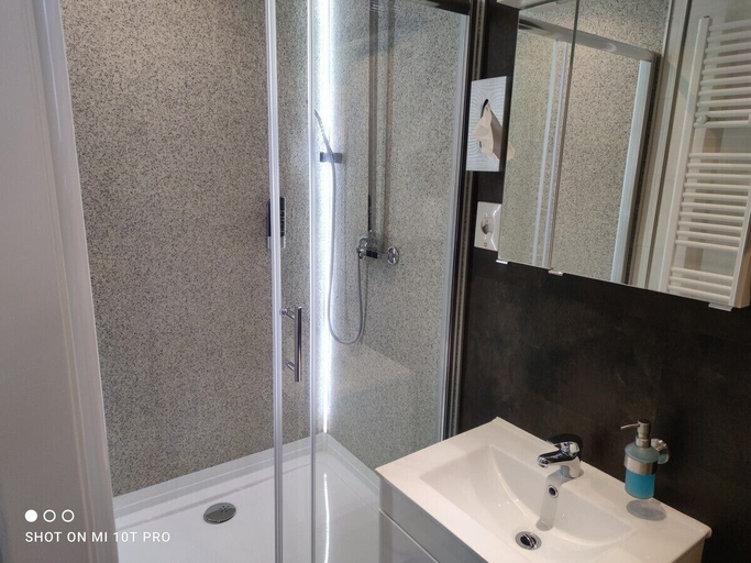 Bathroom 5, Hotel Corveyer Hof, Höxter