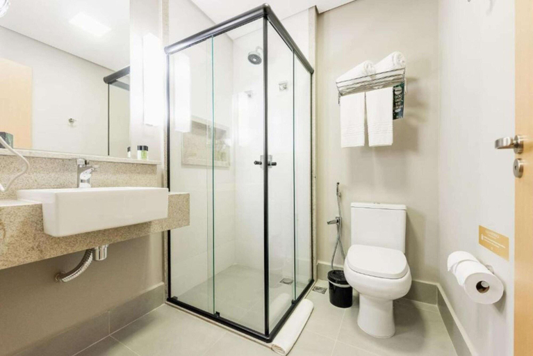 Bathroom 4, Royal Tulip Holambra, Holambra