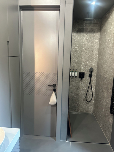 Bathroom 4, Monte Pine Chalet 1